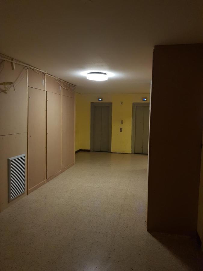 Chambre Spacieuse - Dressing - Sdb Communes - Parking Prive Nîmes Dış mekan fotoğraf