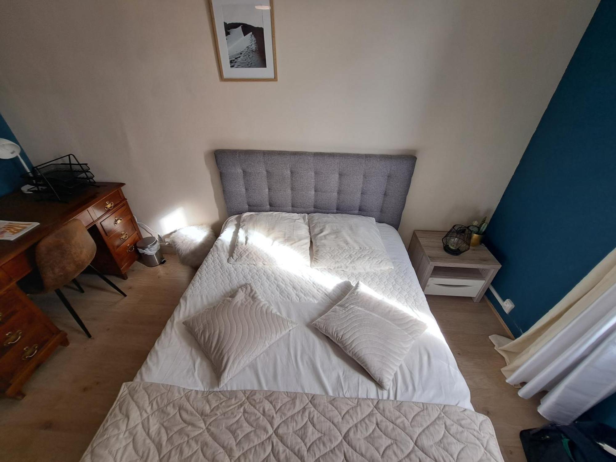 Chambre Spacieuse - Dressing - Sdb Communes - Parking Prive Nîmes Dış mekan fotoğraf